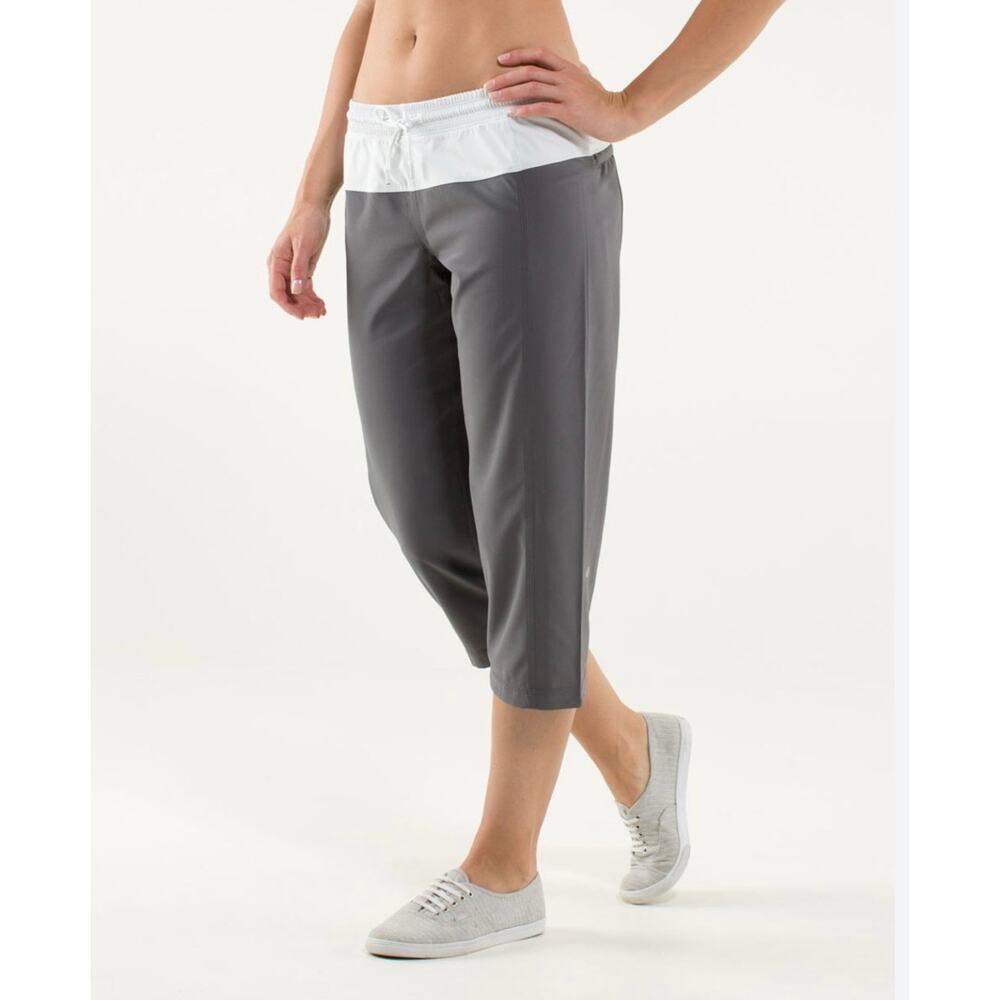 Lululemon Step‎ lively crop pants gray and white womens size 10